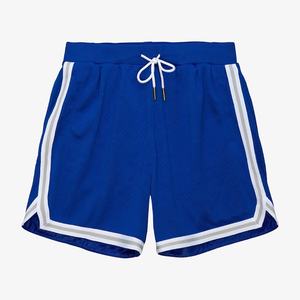 Shorts pour hommes en tissu toile 100% polyester respirant noir 220g, taille mi-haute, élastique, motif uni, logo imprimé par transfert thermique sur le devant - Product Image 1