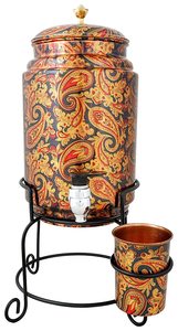 Distributeur d'eau en cuivre avec motif floral en relief et robinet pour usage extérieur - Product Image 6