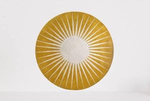 Tapis de luxe à poils longs, tufté à la main, motif soleil jaune de forme arrondie, inspiré de la nature, couleur unie, antidérapant, en PET - Product Image 1