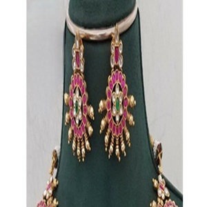 Ensemble collier et boucles d'oreilles en laiton plaqué or de qualité supérieure, style classique, avec jade antique Jadau, idéal pour mariage, fiançailles, anniversaire - Product Image 1