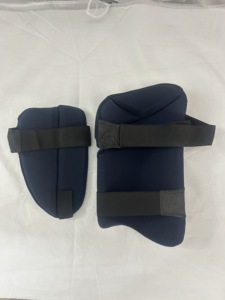 อุปกรณ์ป้องกันสำหรับนักกีฬาคริกเก็ต ผลิตจากโรงงาน ปรับแต่งได้ตามต้องการ ราคาแข่งขัน ยี่ห้อ Mannu Sports รุ่น Destroyer Elite Thai Pad - Product Image 3