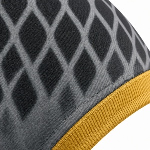 Ensemble de maillots de football américain personnalisables pour hommes, manches courtes, col en V, sublimé gris-jaune, numéro 9, style ajusté - Product Image 3
