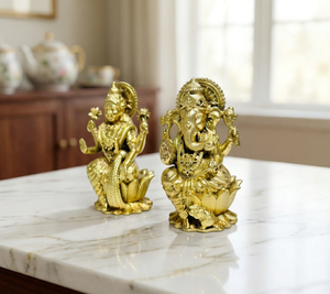 พระพุทธรูปพระลักษมีพระไคปีชรูปดอกบัวยาว ชุบทองเหลืองแท้จาก Jaipur Metals |   ทองเหลืองแท้ 100% |   7 x 6 x 5.5 ซม. |   97 กรัม |   พูจา, ของตกแต่งบ้านและของขวัญ - Product Image 5