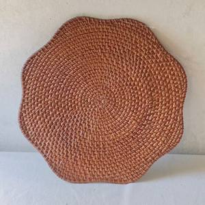 Assiette de Présentation Faite à la Main de Haute Qualité en Bambou Écologique, Design Bohème, Prix de Gros - Product Image 3