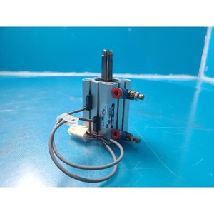 Cylindre pneumatique compact SMC CDQSB25-30DC, utilisé comme pièce détachée pour équipement semi-conducteur d'occasion - Product Image 3