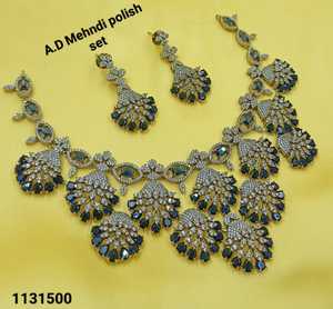 Ensemble de collier élégant en or antique avec pierres bleues, motif floral de paon de qualité supérieure, bijoux pour fiançailles et occasions festives - Product Image 5