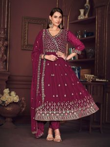 Costume Anarkali rose foncé pour femme, très demandé, manches 3/4, semi-couture, pour fêtes et mariages - Product Image 4