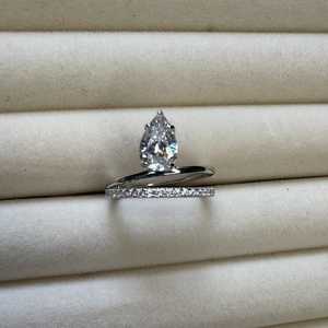 Bague de fiançailles double bande en or blanc massif 10k 14k 18k avec diamant taille poire cultivé en laboratoire et accent pavé, alliance solitaire pour femme - Product Image 6