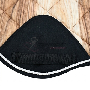 Ensemble d'équitation haut de gamme : tapis de selle, bonnet anti-mouches, protège-jambes, brosses, bottes de protection – Équipement équestre durable en tissu matelassé respirant - Product Image 3