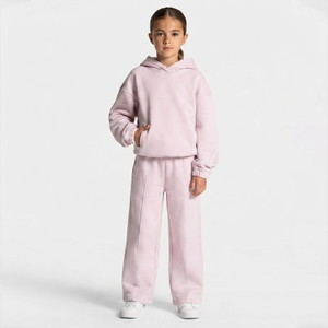 Ensemble de survêtement rose bébé personnalisé pour filles, avec sweat à capuche en molleton de coton doux et respirant et pantalon de survêtement à jambes larges, fabricant OEM - Product Image 1