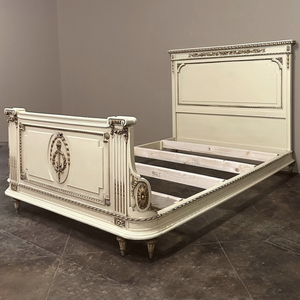 Juego de Dormitorio de Lujo en Madera de Teca Sólida, Estilo Neoclásico Italiano, Cama King Size Color Crema, Cabecera y Pie de Cama, 2 Mesitas de Noche, Estilo Villa - Product Image 3