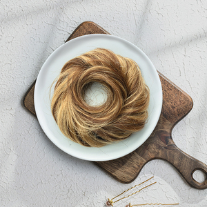 Chignon désordonné en cheveux vierges indiens naturels |   Chignon à clipser en cheveux humains Remy naturels - Product Image 2