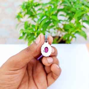 Colgante de Rubí Zoisita Hecho a Mano con Engaste de Plata de Ley, Amuleto Ovalado con Gema, Joyería Elegante para Mujer y Niña, Regalo Ideal - Product Image 4