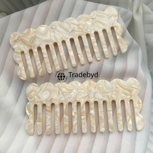 Peigne en résine artisanal de luxe Tradebyd pour démêler les cheveux, favoriser un coiffage fluide et des soins capillaires sains - Product Image 2