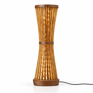 Lámpara de Mesa de Bambú Hecha a Mano con Pantalla de Reloj de Arena, Diseño Asiático Tejido Carbonizado Vintage, Acabado Pulido, Base de Madera - Product Image 1