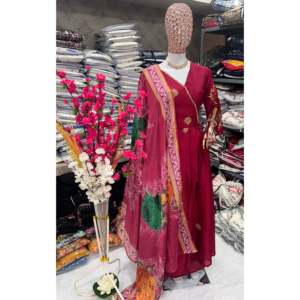 Ensemble robe Anarkali et Dupatta de créateur pour soirées - Product Image 6