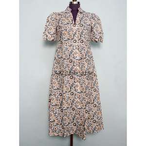 Elegante Vestido Midi Moderno para Oficina o Fiesta, Corte en A, Cuello en V, Manga Corta, Estampado Floral, Tejido de Algodón, Hecho a Mano, Transpirable, Casual - Product Image 1