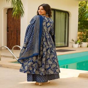 VASTRA COTTAGE Blaue Rayon-Slub-Anarkali-Kurta mit Hose und Chanderi-Dupatta, Ärmelloses Ethnisches Party-Outfit für Damen - Product Image 4