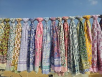 Selendang katun cetak blok tangan buatan tangan wanita dewasa, motif bunga dan daun, ringan, lembut, bernapas, panjang, cocok untuk pantai