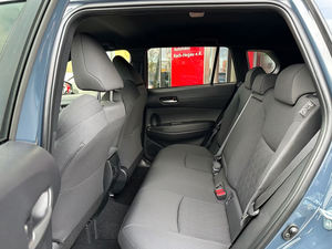 Toyota Corolla Cross 1.8 Hybride FWD Team Deutschland SUV Hybride Économe en Carburant Crossover Compact Édition Allemagne - Product Image 3