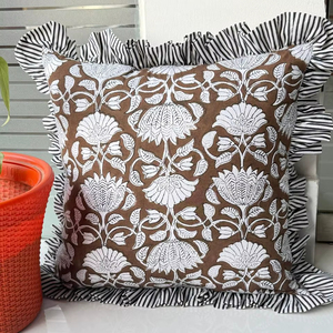 Housse de coussin carrée en coton 100% fait main, style bohème, à volants floraux, écologique, antibactérienne, lavable, personnalisable, pour la maison et l'hôtel - Product Image 1