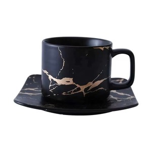 Mug mignon avec une jolie soucoupe, parfait pour les collections esthétiques, mug en céramique adorable avec une glaçure de haute qualité. - Product Image 1