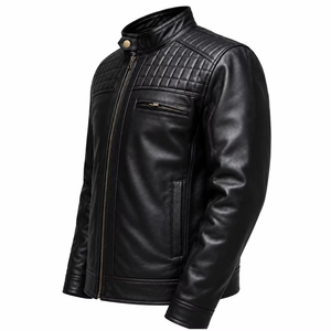 Chaqueta de Cuero Acolchada Negra para Hombre, Estilo Motero, con Cuello Alto, Cierre de Cremallera Frontal, Hombros Acolchados y Bolsillos con Cremallera - Product Image 3
