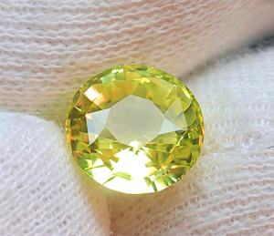 Saphir jaune synthétique facetté de 8 mm - Pierre précieuse de forme ronde - Saphirs jaunes de qualité brillante créés en laboratoire - Product Image 4