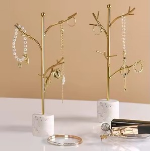 Support de bijoux élégant en métal pour table, présentoir décoratif pour colliers, boucles d'oreilles, bracelets, bagues, pour la maison, la coiffeuse, le rangement - Product Image 6