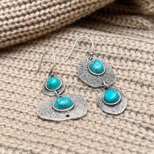 Pendientes colgantes de latón con turquesa, pendientes de latón texturizado con baño de plata, pendientes de piedras preciosas para mujer, pendientes oxidados al por mayor - Product Image 3