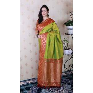 Sari en soie verte douce Banarasi ondulé Elite Weaves avec Zari unique tissé, idéal pour les soirées et le Mehendi, infroissable, toutes saisons, pour femme - Product Image 2