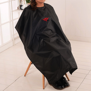 Cape de coiffure blanche résistante à l'eau pour salon et barbier - Product Image 6