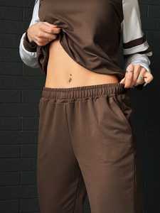 Nouvel ensemble de survêtement athleisure confortable pour hommes et femmes 2026 avec sweat à capuche et pantalon de survêtement assorti - Product Image 3
