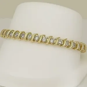 Pulsera de tenis para mujer con 20 moissanitas redondas certificadas, chapada en oro amarillo de 14K - Product Image 4