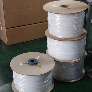 [YOU-ONE Systèmes de fixation] Bande plastique extrudée PE à 90 degrés, largeur personnalisée, pour vis collées - Product Image 1