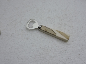 Abridor de botellas de diseño elegante con mango de resina, abridor de botellas de acero inoxidable con mango de resina al mejor precio de fábrica - Product Image 2