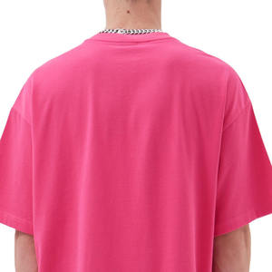 Camiseta con pedrería para un look moderno, elegante y brillante sin esfuerzo. - Product Image 4