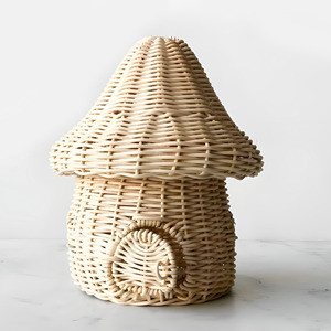 Casa de juguete de ratán natural hecha a mano en Vietnam, miniatura de cabaña de madera, juguetes infantiles sostenibles - Product Image 3