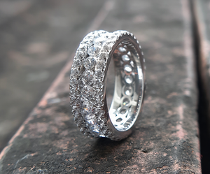 Anillo de Bodas de Oro Blanco de 14k para Mujer con Diamante Cultivado en Laboratorio de 1.5 Ct, Corte Brillante Redondo, Claridad VS1, Color F, Certificado IGI, Estilo Clásico - Product Image 4