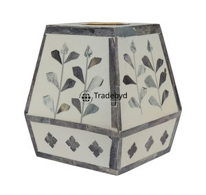 Candelabro Artesanal con Incrustaciones de Hueso, Decoración de Alta Calidad Hecha a Mano para el Hogar, Decoración para Mesa de Comedor por Tradebyd - Product Image 2