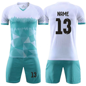 Tenue de football de qualité supérieure, uniforme de football vert néon avec impression personnalisée - Product Image 2