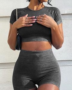 Ensemble de yoga et d'entraînement respirant 2 pièces sans couture pour femme OLCHEE, effet délavé, short et crop top assortis en Spandex/Nylon pour la gym et le sport - Product Image 3