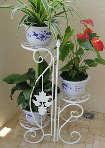 Support à plantes en fer forgé de luxe - Étagères de présentation multi-niveaux en métal pour pots de fleurs, pour la décoration intérieure et extérieure du jardin et du patio - Product Image 3