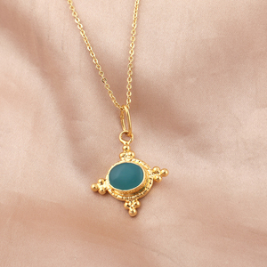 Collier en pierres précieuses pour usage quotidien, pendentif ovale en calcédoine aqua, plaqué or 18 carats, avec cadre de perles design. - Product Image 2