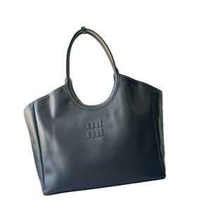 กระเป๋าหนัง PU รุ่นใหม่ ดีไซน์เฉพาะตัว ความจุเยอะ แฟชั่นระดับไฮเอนด์ สะพายไหล่ ถือได้ สะพายข้าง เหมาะสำหรับไปเที่ยวทะเล สำหรับผู้หญิง - Product Image 5