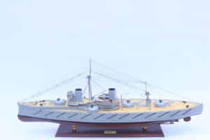 Maquette de bateau de guerre HMS Dreadnought 1906 en bois, faite à la main - Modèle classique de la Royal Navy pour la décoration de la maison ou du bureau - Product Image 4