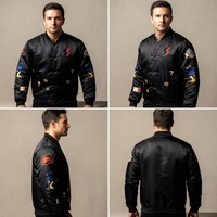 Blouson bomber noir brodé pour homme avec design patchwork, style streetwear, vêtements d'automne