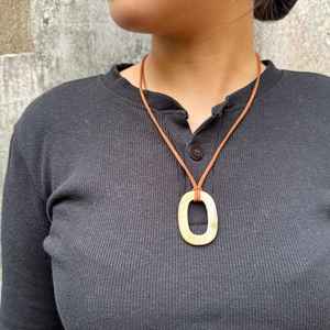 Colgante artesanal indio hecho a mano, colgante ecológico personalizado, collar de nuevo diseño - Product Image 1