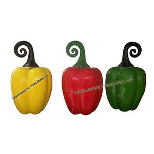 Estatua Decorativa de Mesa con Figura de Pimiento de Aluminio Metálico para Oficina, Restaurante, Hogar y Hotel - Product Image 1