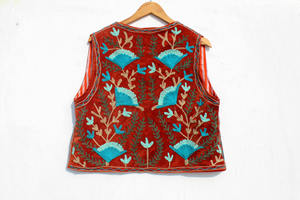 Chaleco sin mangas hecho a mano en India para mujer, chaleco de terciopelo Suzani bordado a mano con aspecto vintage, chaquetas cortas. - Product Image 5